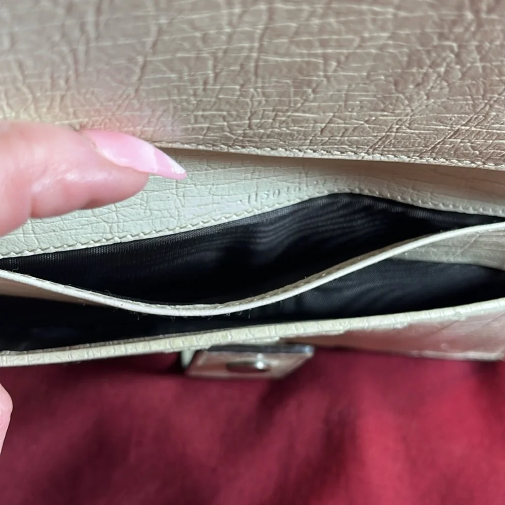 Gucci Long Wallet in Beige with Brown Logo - Picture 6 of 9
